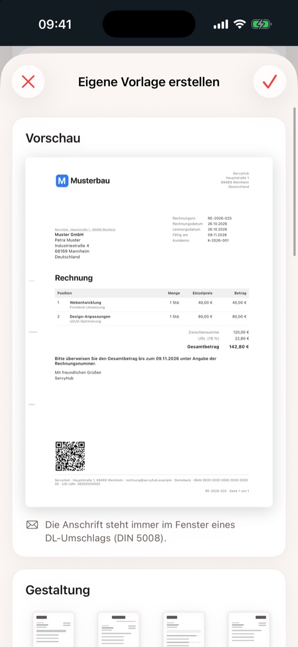 Vorschau einer Rechnung mit Zahlungs-QR-Code über der Fußzeile
